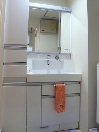 省スペースで収納たっぶり 省スペースで収納たっぶり